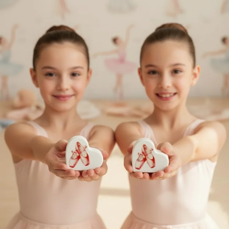 Kalp Şeklinde Balerin Ayakkabılı Dekoratif Kart/Fotoğraf Tutucu