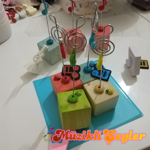 Müzikli%20Not%20Tutacağı