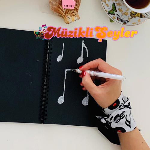 Siyah%20Notalı%20Fular
