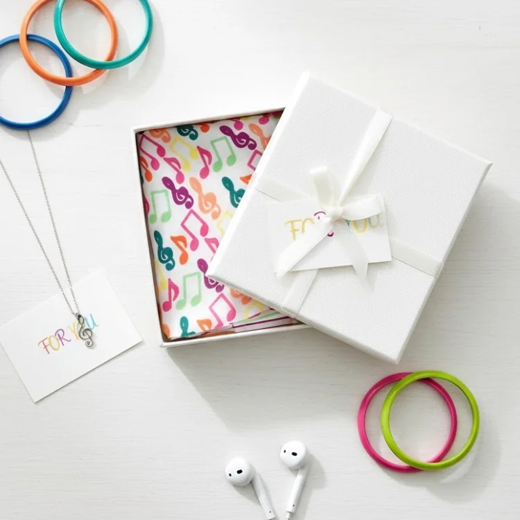 Rengarenk Notalı Fular