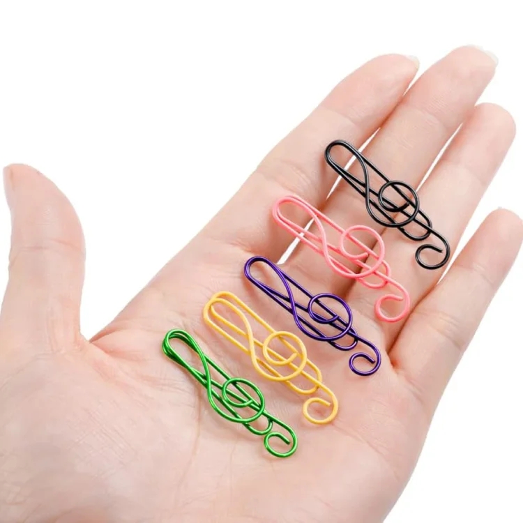 Renkli Sol Anahtarı Ataşlar