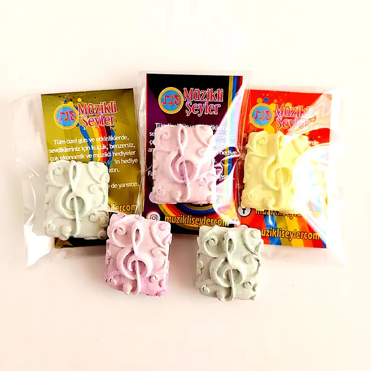 Renkli%20Kabartma%20Sol%20Anahtarı%20Magnet