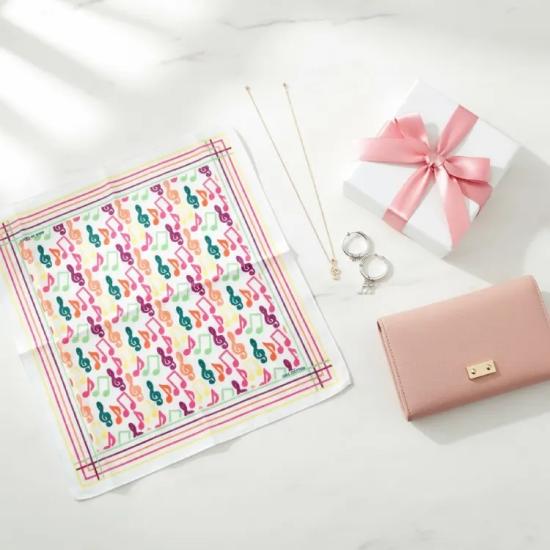 Rengarenk Notalı Fular