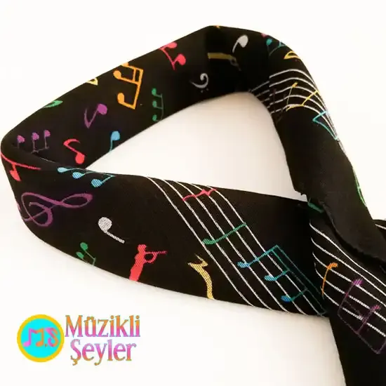 Renkli Notalı Siyah Fular